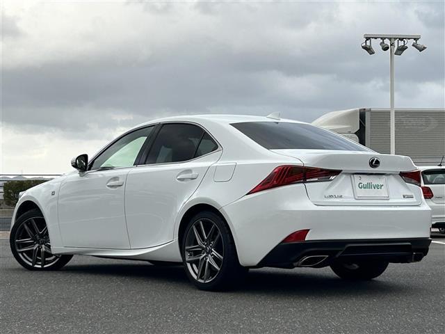 ＩＳ ＩＳ２００ｔ　バージョンＬ　純正ＳＤナビ【Ｂｌｕｅｔｏｏｔｈ／ＣＤ／ＤＶＤ】・クルーズコントロール【追従走行あり】・バックカメラ・オートライト・シートヒーター【Ｄ席／Ｎ席】・衝突被害軽減システム・パワーシート【Ｄ席／Ｎ席】（43枚目）