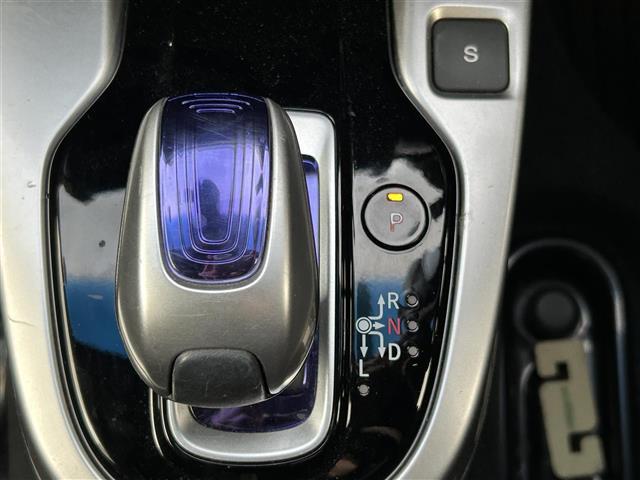 フィットハイブリッド Sパッケージ 純正ナビ・フルセグ・HDMI・バックカメラ・ETC・LEDヘッドライト・フォグ・プッシュスタート・あんしんパッケージ・純正フロアマット・純正16インチAW・ウィンカーミラー・ドアバイザー・パドルシフト(8枚目)