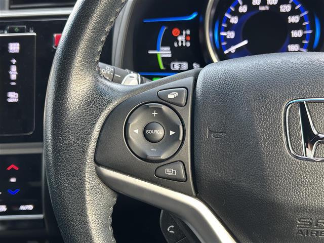 フィットハイブリッド Sパッケージ 純正ナビ・フルセグ・HDMI・バックカメラ・ETC・LEDヘッドライト・フォグ・プッシュスタート・あんしんパッケージ・純正フロアマット・純正16インチAW・ウィンカーミラー・ドアバイザー・パドルシフト(11枚目)