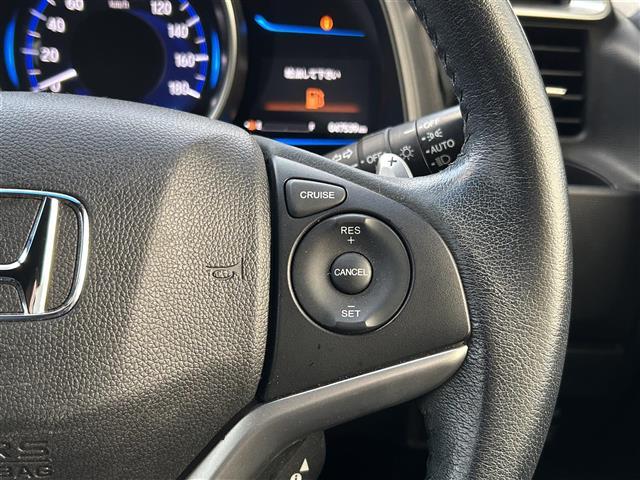 フィットハイブリッド Sパッケージ 純正ナビ・フルセグ・HDMI・バックカメラ・ETC・LEDヘッドライト・フォグ・プッシュスタート・あんしんパッケージ・純正フロアマット・純正16インチAW・ウィンカーミラー・ドアバイザー・パドルシフト(12枚目)