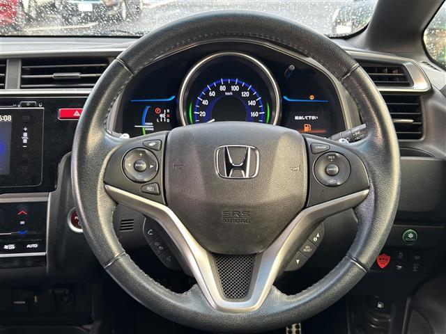 フィットハイブリッド Sパッケージ 純正ナビ・フルセグ・HDMI・バックカメラ・ETC・LEDヘッドライト・フォグ・プッシュスタート・あんしんパッケージ・純正フロアマット・純正16インチAW・ウィンカーミラー・ドアバイザー・パドルシフト(20枚目)