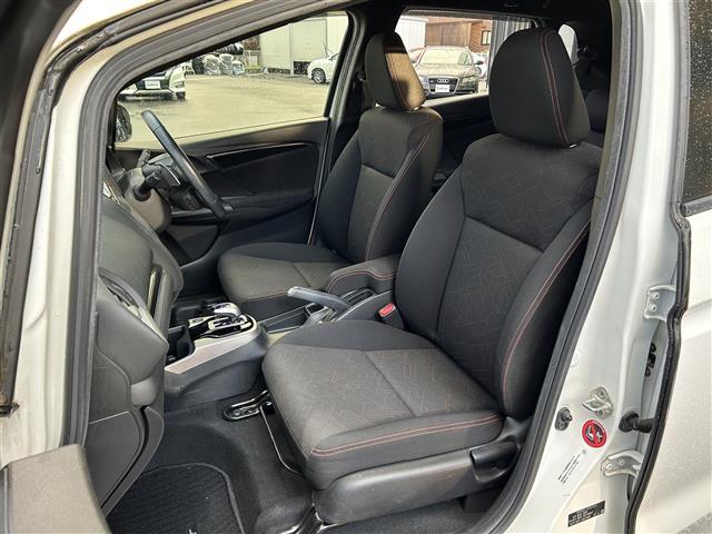 フィットハイブリッド Sパッケージ 純正ナビ・フルセグ・HDMI・バックカメラ・ETC・LEDヘッドライト・フォグ・プッシュスタート・あんしんパッケージ・純正フロアマット・純正16インチAW・ウィンカーミラー・ドアバイザー・パドルシフト(27枚目)