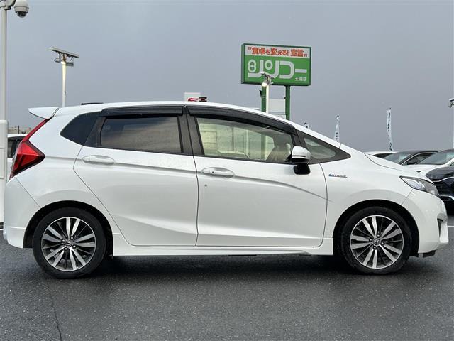 フィットハイブリッド Sパッケージ 純正ナビ・フルセグ・HDMI・バックカメラ・ETC・LEDヘッドライト・フォグ・プッシュスタート・あんしんパッケージ・純正フロアマット・純正16インチAW・ウィンカーミラー・ドアバイザー・パドルシフト(36枚目)