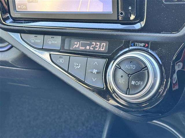 アクア S 純正ナビ・Bluetooth・バックカメラ・ウィンカーミラー・フォグランプ・スマートキー・スペアキー・純正フロアマット・横滑り防止装置・ビルドインETC・禁煙車・ワンオーナー・取扱説明書・保証書(6枚目)