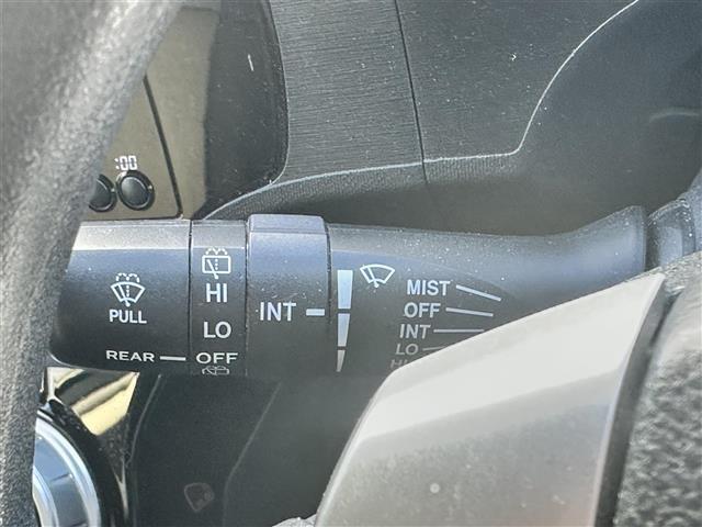 アクア S 純正ナビ・Bluetooth・バックカメラ・ウィンカーミラー・フォグランプ・スマートキー・スペアキー・純正フロアマット・横滑り防止装置・ビルドインETC・禁煙車・ワンオーナー・取扱説明書・保証書(13枚目)