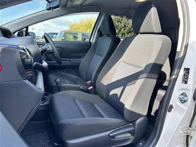 アクア S 純正ナビ・Bluetooth・バックカメラ・ウィンカーミラー・フォグランプ・スマートキー・スペアキー・純正フロアマット・横滑り防止装置・ビルドインETC・禁煙車・ワンオーナー・取扱説明書・保証書(24枚目)