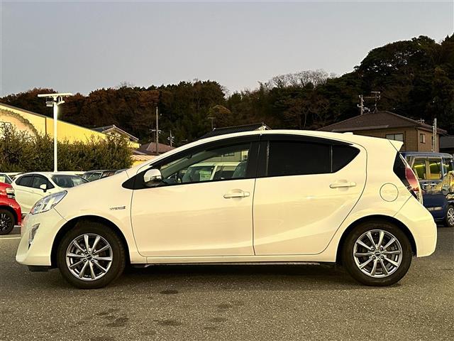 アクア S 純正ナビ・Bluetooth・バックカメラ・ウィンカーミラー・フォグランプ・スマートキー・スペアキー・純正フロアマット・横滑り防止装置・ビルドインETC・禁煙車・ワンオーナー・取扱説明書・保証書(30枚目)