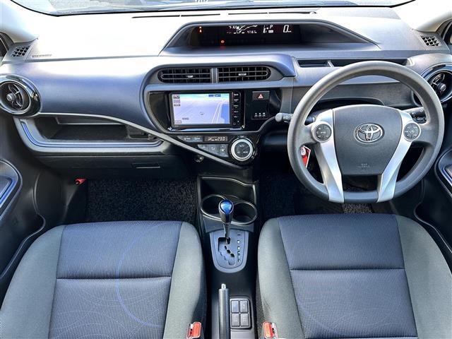 アクア S 純正ナビ・Bluetooth・バックカメラ・ウィンカーミラー・フォグランプ・スマートキー・スペアキー・純正フロアマット・横滑り防止装置・ビルドインETC・禁煙車・ワンオーナー・取扱説明書・保証書(42枚目)