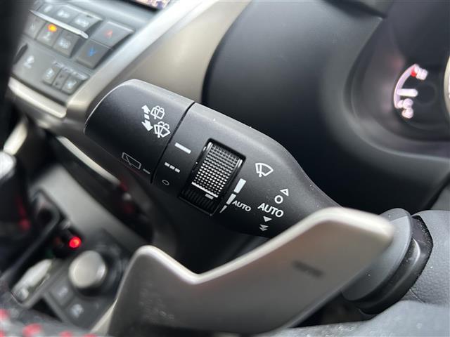 NX NX300h Fスポーツ 純正メーカーナビ・フルセグTV・Bluetooth・横滑り防止装置・レーンキープアシスト・衝突被害軽減ブレーキ・ETC2.0・18インチ純正アルミ・バックカメラ・カーテンエアバッグ・ドライブレコーダー(12枚目)