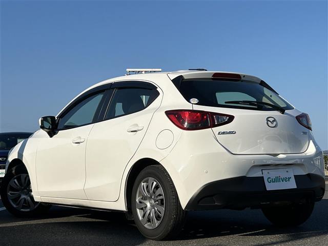 デミオ １５Ｃ　衝突被害軽減ブレーキ・レーンキープアシスト・前後コーナーセンサー・ＡＵＸカーオーディオ・Ｗ＋サイドエアバッグ・プッシュスタート・スペアキー・１５インチ純正アルミ・横滑り防止装置・・パワーウィンドウ（31枚目）