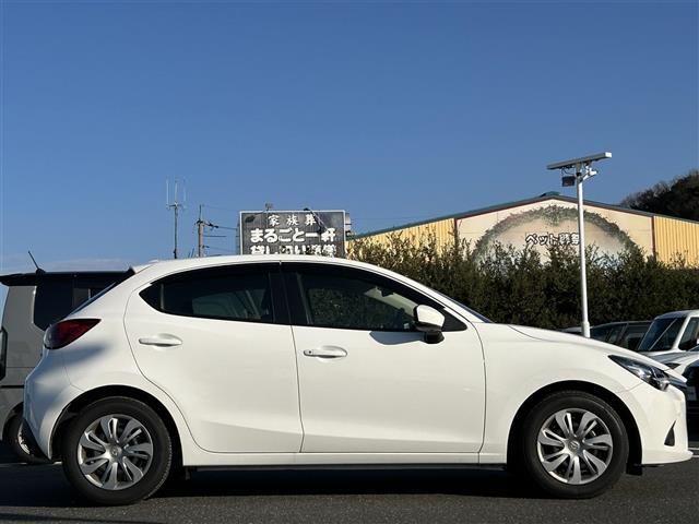 デミオ １５Ｃ　衝突被害軽減ブレーキ・レーンキープアシスト・前後コーナーセンサー・ＡＵＸカーオーディオ・Ｗ＋サイドエアバッグ・プッシュスタート・スペアキー・１５インチ純正アルミ・横滑り防止装置・・パワーウィンドウ（34枚目）