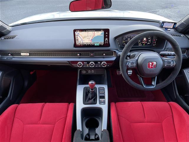 シビック タイプＲ　ワンオーナー・６速ＭＴ車・純正ナビ・バックカメラ・フルセグテレビ・ホンダセンシング・追従型クルーズコントロール・レーンキープアシスト・ブラインドスポットモニター・ＬＥＤヘッドライト・ＥＴＣ２．０（2枚目）