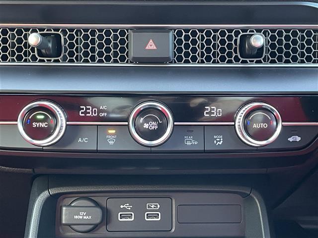 シビック タイプＲ　ワンオーナー・６速ＭＴ車・純正ナビ・バックカメラ・フルセグテレビ・ホンダセンシング・追従型クルーズコントロール・レーンキープアシスト・ブラインドスポットモニター・ＬＥＤヘッドライト・ＥＴＣ２．０（6枚目）