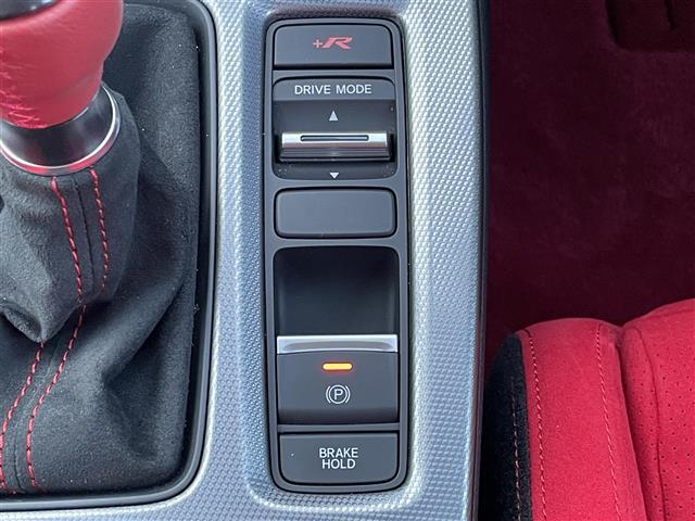 シビック タイプＲ　ワンオーナー・６速ＭＴ車・純正ナビ・バックカメラ・フルセグテレビ・ホンダセンシング・追従型クルーズコントロール・レーンキープアシスト・ブラインドスポットモニター・ＬＥＤヘッドライト・ＥＴＣ２．０（8枚目）