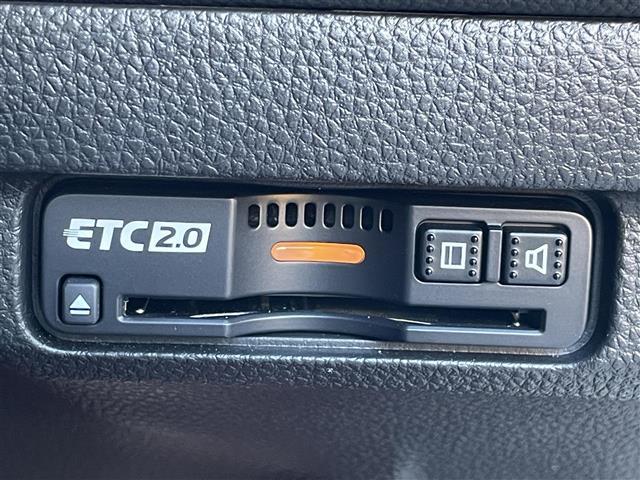 シビック タイプＲ　ワンオーナー・６速ＭＴ車・純正ナビ・バックカメラ・フルセグテレビ・ホンダセンシング・追従型クルーズコントロール・レーンキープアシスト・ブラインドスポットモニター・ＬＥＤヘッドライト・ＥＴＣ２．０（16枚目）