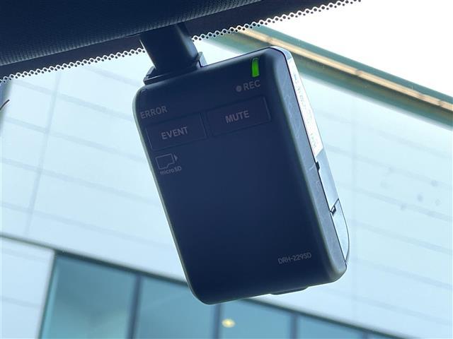 シビック タイプＲ　ワンオーナー・６速ＭＴ車・純正ナビ・バックカメラ・フルセグテレビ・ホンダセンシング・追従型クルーズコントロール・レーンキープアシスト・ブラインドスポットモニター・ＬＥＤヘッドライト・ＥＴＣ２．０（17枚目）