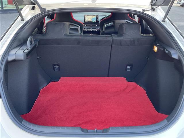 シビック タイプＲ　ワンオーナー・６速ＭＴ車・純正ナビ・バックカメラ・フルセグテレビ・ホンダセンシング・追従型クルーズコントロール・レーンキープアシスト・ブラインドスポットモニター・ＬＥＤヘッドライト・ＥＴＣ２．０（27枚目）