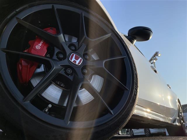 シビック タイプＲ　ワンオーナー・６速ＭＴ車・純正ナビ・バックカメラ・フルセグテレビ・ホンダセンシング・追従型クルーズコントロール・レーンキープアシスト・ブラインドスポットモニター・ＬＥＤヘッドライト・ＥＴＣ２．０（41枚目）