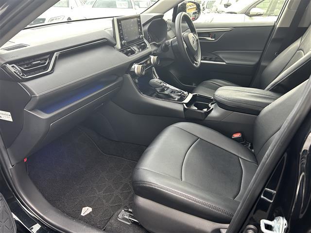 ＲＡＶ４ Ｘ　純正ナビ・フルセグＴＶ・クルーズコントロール（追従走行）・バックカメラ・コーナーセンサー前後・社外フルエアロ（ＲＯＷＥＮ）・ブラインドスポットモニター・レーンキープアシストオートマチックハイビーム（24枚目）