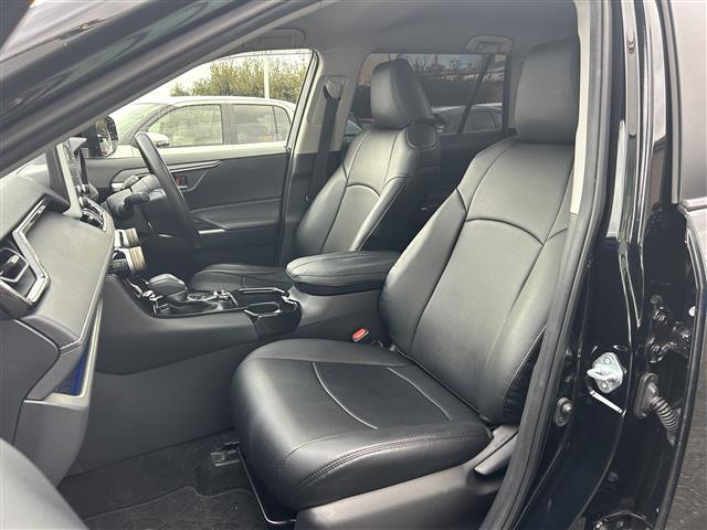 ＲＡＶ４ Ｘ　純正ナビ・フルセグＴＶ・クルーズコントロール（追従走行）・バックカメラ・コーナーセンサー前後・社外フルエアロ（ＲＯＷＥＮ）・ブラインドスポットモニター・レーンキープアシストオートマチックハイビーム（25枚目）