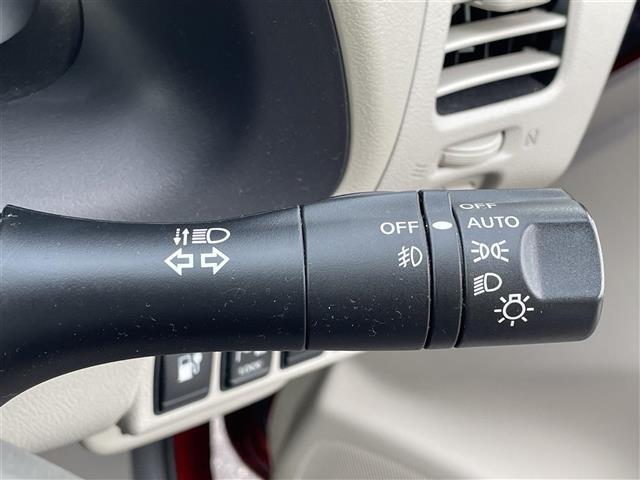 リーフ Ｘ（３０ｋｗｈ）　純正ナビ・バックカメラ・充電ケーブル・シートヒーター・ステアリングヒーター・衝突軽減システム・横滑り防止装・ＥＴＣ・電動格納ミラー・スペアキー・スマートキー・プッシュスタート・取扱説明書・ＬＥＤ（15枚目）