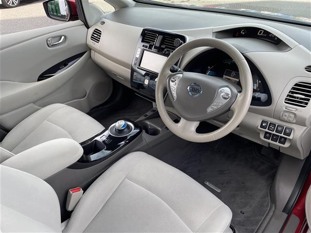 リーフ Ｘ（３０ｋｗｈ）　純正ナビ・バックカメラ・充電ケーブル・シートヒーター・ステアリングヒーター・衝突軽減システム・横滑り防止装・ＥＴＣ・電動格納ミラー・スペアキー・スマートキー・プッシュスタート・取扱説明書・ＬＥＤ（21枚目）