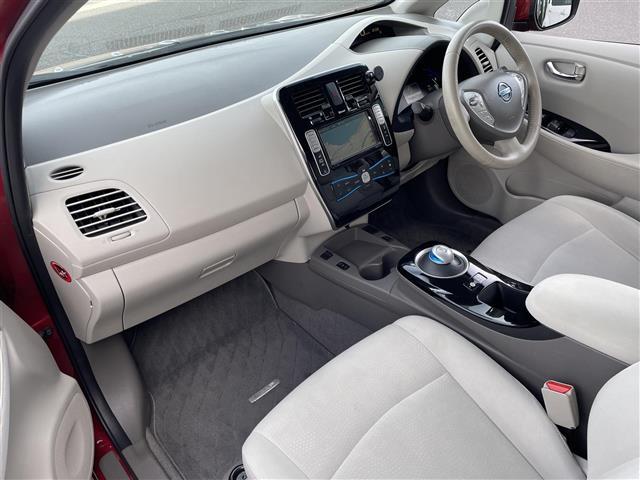 リーフ Ｘ（３０ｋｗｈ）　純正ナビ・バックカメラ・充電ケーブル・シートヒーター・ステアリングヒーター・衝突軽減システム・横滑り防止装・ＥＴＣ・電動格納ミラー・スペアキー・スマートキー・プッシュスタート・取扱説明書・ＬＥＤ（24枚目）