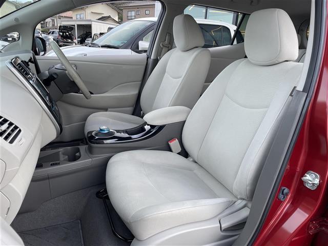 リーフ Ｘ（３０ｋｗｈ）　純正ナビ・バックカメラ・充電ケーブル・シートヒーター・ステアリングヒーター・衝突軽減システム・横滑り防止装・ＥＴＣ・電動格納ミラー・スペアキー・スマートキー・プッシュスタート・取扱説明書・ＬＥＤ（25枚目）