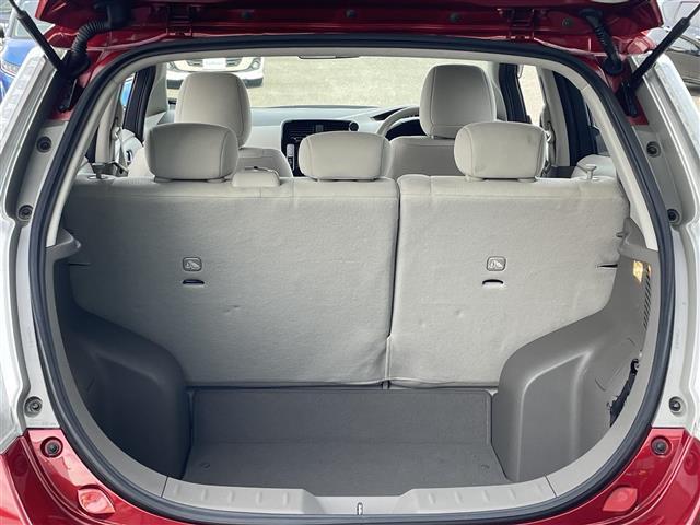 リーフ Ｘ（３０ｋｗｈ）　純正ナビ・バックカメラ・充電ケーブル・シートヒーター・ステアリングヒーター・衝突軽減システム・横滑り防止装・ＥＴＣ・電動格納ミラー・スペアキー・スマートキー・プッシュスタート・取扱説明書・ＬＥＤ（27枚目）