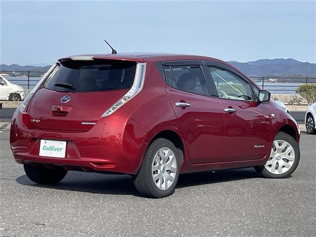 リーフ Ｘ（３０ｋｗｈ）　純正ナビ・バックカメラ・充電ケーブル・シートヒーター・ステアリングヒーター・衝突軽減システム・横滑り防止装・ＥＴＣ・電動格納ミラー・スペアキー・スマートキー・プッシュスタート・取扱説明書・ＬＥＤ（31枚目）