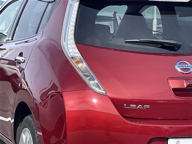 リーフ Ｘ（３０ｋｗｈ）　純正ナビ・バックカメラ・充電ケーブル・シートヒーター・ステアリングヒーター・衝突軽減システム・横滑り防止装・ＥＴＣ・電動格納ミラー・スペアキー・スマートキー・プッシュスタート・取扱説明書・ＬＥＤ（39枚目）