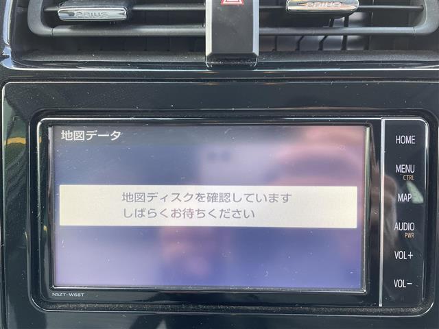 プリウス Ｓ　純正ナビ・フルセグ・バックカメラ・ビルトインＥＴＣ・レーダークルーズコントロール・前後ドラレコ・前後コーナーセンサー・横滑り防止・レーンキープ・オートライト・オートハイビーム・ＬＥＤヘッドライト・禁煙（3枚目）