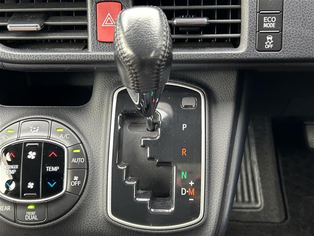 ヴォクシー ＺＳ　純正８インチナビ・フルセグＴＶ・バックカメラ・フリップダウンモニター・パワースライドドア・ＬＥＤヘッドライト・オートライト・プッシュスタート・ウインカーミラー・ドアバイザー・ビルトインＥＴＣ・純正ＡＷ（7枚目）