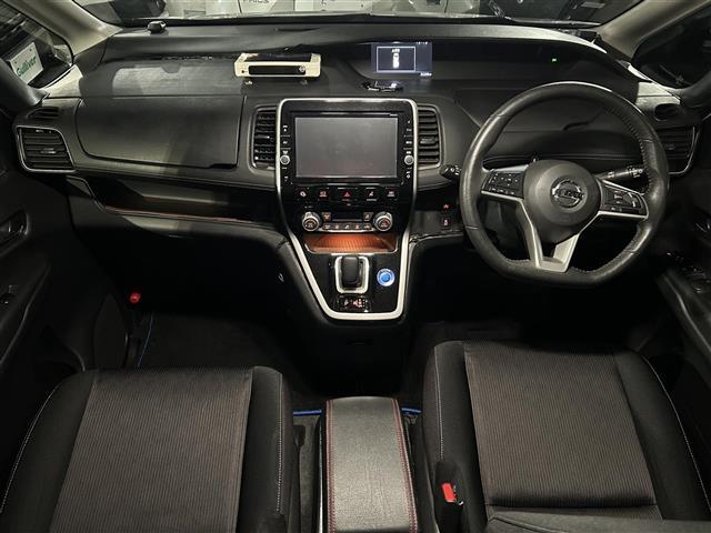 セレナ ｅ－パワー　ハイウェイスターＶ　純正９インチナビＢＴ・フルセグＴＶ・ＣＤ・ＤＶＤ・ＦＭ・ＡＭ・アラウドビューモニター・両側パワースライドドア・純正ドライブレコーダー前後・コーナーセンサー・クルコン・ＬＥＤヘッドライト・オートライト（2枚目）