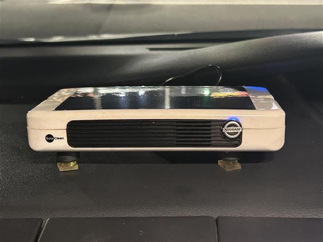 セレナ ｅ－パワー　ハイウェイスターＶ　純正９インチナビＢＴ・フルセグＴＶ・ＣＤ・ＤＶＤ・ＦＭ・ＡＭ・アラウドビューモニター・両側パワースライドドア・純正ドライブレコーダー前後・コーナーセンサー・クルコン・ＬＥＤヘッドライト・オートライト（9枚目）