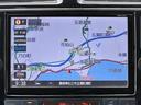 セレナ ライダーパフォーマンススペックＳ－ＨＶ　Ａセーフティ　エマージェンシーブレーキ　純正９インチナビ　ＤＶＤ／ＤＴＶ／Ｂｌｕｅｔｏｏｔｈ　アラウンドビューモニター　両側パワースライドドア　クルーズコントロール　ガラスルーフ　コーナーセンサー　ＥＴＣ　ＬＥＤ（6枚目）