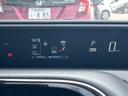 Ｓスタイルブラック　トヨタセーフティセンス　純正ナビ　ＣＤ／ＤＶＤ／ＤＴＶ／Ｂｌｕｅｔｏｏｔｈ　バックカメラ　ＬＥＤオートライト　ビルトインＥＴＣ　ステアリングスイッチ　スマートキー　プッシュスタート　純正フロアマット（12枚目）