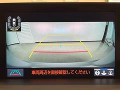 【バックカメラ】で駐車時に後方確認もできますので、大きな車の運転で不安な方も安心してお乗りいただけます！ 4