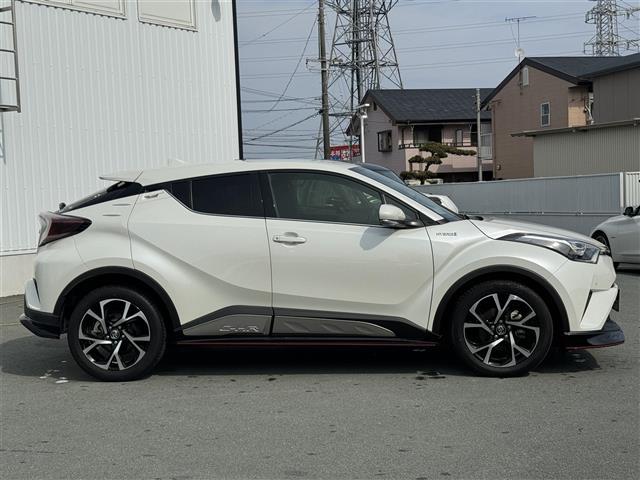 Ｃ－ＨＲ Ｇ　禁煙車　純正ＳＤナビ　ＣＤ　フルセグ　バックカメラ　ビルトインＥＴＣ２．０　衝突軽減ブレーキ　レーンキープアシスト　前後コーナーセンサー　ＢＳＭ　ＬＥＤヘッドライト　フルエアロ　スマートキー（40枚目）