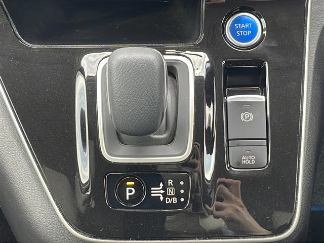 セレナ ｅ－パワー　ハイウェイスターＶ　純正ナビ　全周囲　後席モニター　両側電動　クルーズコントロール　横滑り防止　ビルトインＥＴＣ　ドライブレコーダー　ＬＥＤ　ウィンカーミラー　スマートキー　パーキングアシスト　禁煙車　保証書　取扱説明書（15枚目）