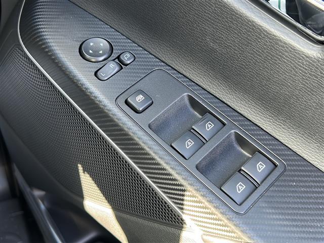 デリカＤ：５ シャモニー　登録済未使用車　ＡＬＰＩＮＥ１１型ナビ　ＡＩＰＩＮＥ１２．８型後席モニター　全周囲カメラ　両側電動　ＢＳＭ　ハンドルヒーター　パワーバックドア　シートヒーター　ＡＣ１００Ｖ充電　ＵＳＢ　ＬＥＤ　禁煙車（20枚目）