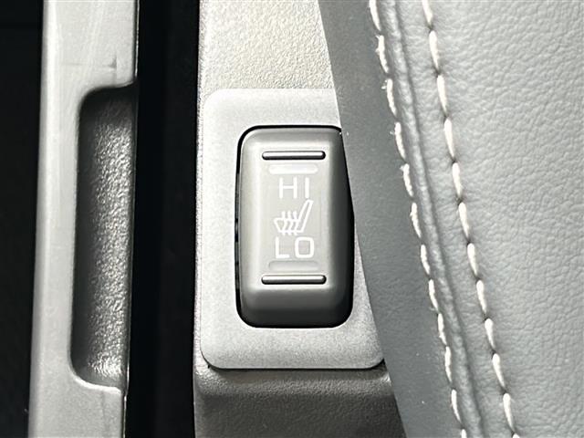 デリカＤ：５ シャモニー　登録済未使用車　ＡＬＰＩＮＥ１１型ナビ　全周囲　ＢＳＭ　ＡＣ１００Ｖ充電　ＵＳＢ　スペアキー　ハンドルヒーター　シートヒーター　パワーシート　パワーバックドア　両側電動　ＬＥＤ　オートハイビーム　禁煙（11枚目）