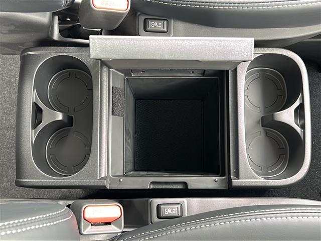デリカＤ：５ シャモニー　登録済未使用車　ＡＬＰＩＮＥ１１型ナビ　全周囲　ＢＳＭ　ＡＣ１００Ｖ充電　ＵＳＢ　スペアキー　ハンドルヒーター　シートヒーター　パワーシート　パワーバックドア　両側電動　ＬＥＤ　オートハイビーム　禁煙（25枚目）