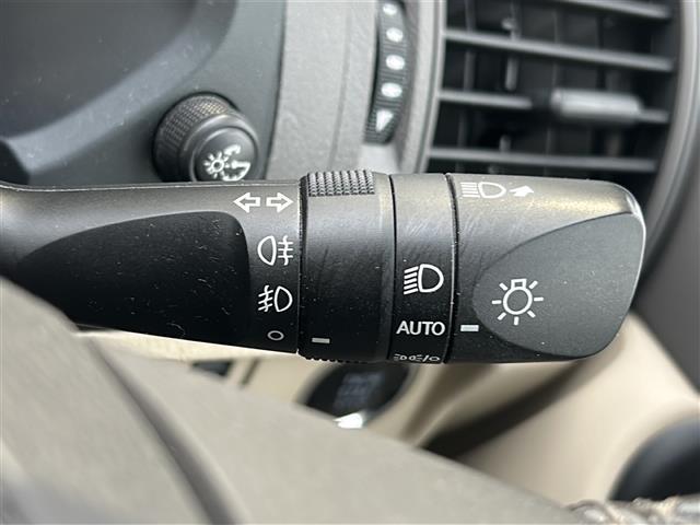 ランドクルーザープラド ＴＸ　社外９型ナビ　バックカメラ　サンルーフ　ビルトインＥＴＣ　スペアキー　前後コーナーセンサー　レーダークルーズコントロール　レーンキープアシスト　純正フロアマット　ＬＥＤ　オートハイビーム　禁煙車（17枚目）