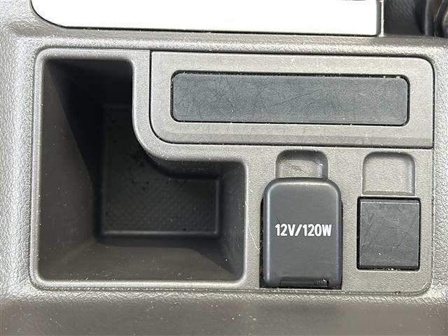 ランドクルーザープラド ＴＸ　社外９型ナビ　バックカメラ　サンルーフ　ビルトインＥＴＣ　スペアキー　前後コーナーセンサー　レーダークルーズコントロール　レーンキープアシスト　純正フロアマット　ＬＥＤ　オートハイビーム　禁煙車（20枚目）