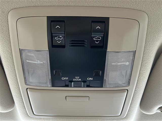 ランドクルーザープラド ＴＸ　社外９型ナビ　バックカメラ　サンルーフ　ビルトインＥＴＣ　スペアキー　前後コーナーセンサー　レーダークルーズコントロール　レーンキープアシスト　純正フロアマット　ＬＥＤ　オートハイビーム　禁煙車（21枚目）