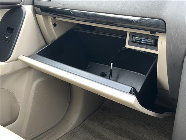ランドクルーザープラド ＴＸ　社外９型ナビ　バックカメラ　サンルーフ　ビルトインＥＴＣ　スペアキー　前後コーナーセンサー　レーダークルーズコントロール　レーンキープアシスト　純正フロアマット　ＬＥＤ　オートハイビーム　禁煙車（23枚目）