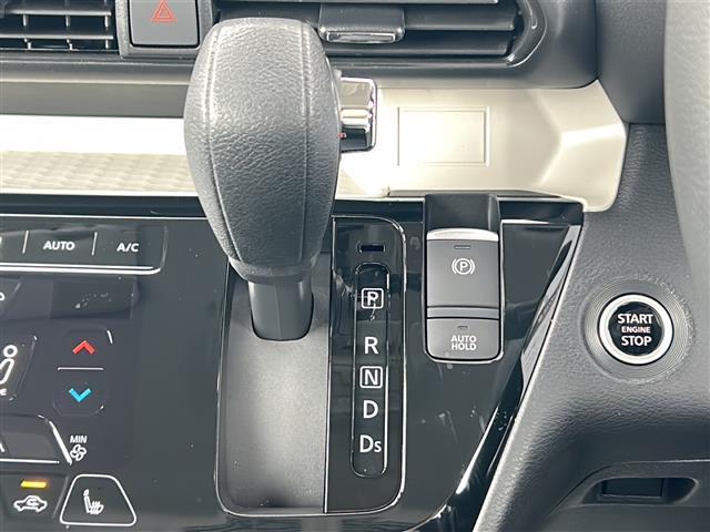 デリカミニ Ｔ　プレミアム　届出済未使用車　全周囲　マイパイロット　デジタルインナーミラー　スペアキー　前席シートヒーター　ハーフレザーシート　両側電動　前後コーナーセンサー　ハンドルヒーター　レーダークルーズコントロール（10枚目）