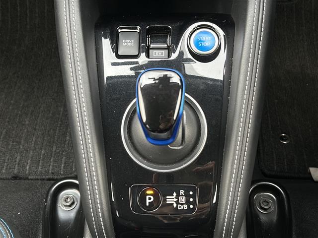 キックス Ｘ　社外ナビ　バックカメラ　ビルトインＥＴＣ　前席シートヒーター　ステアリングヒーター　前方ドライブレコーダー　前後コーナーセンサー　プロパイロット　レーダークルーズコントロール　ＵＳＢ給電ポート　禁煙車（10枚目）