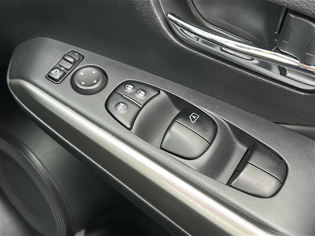 キックス Ｘ　社外ナビ　バックカメラ　ビルトインＥＴＣ　前席シートヒーター　ステアリングヒーター　前方ドライブレコーダー　前後コーナーセンサー　プロパイロット　レーダークルーズコントロール　ＵＳＢ給電ポート　禁煙車（16枚目）